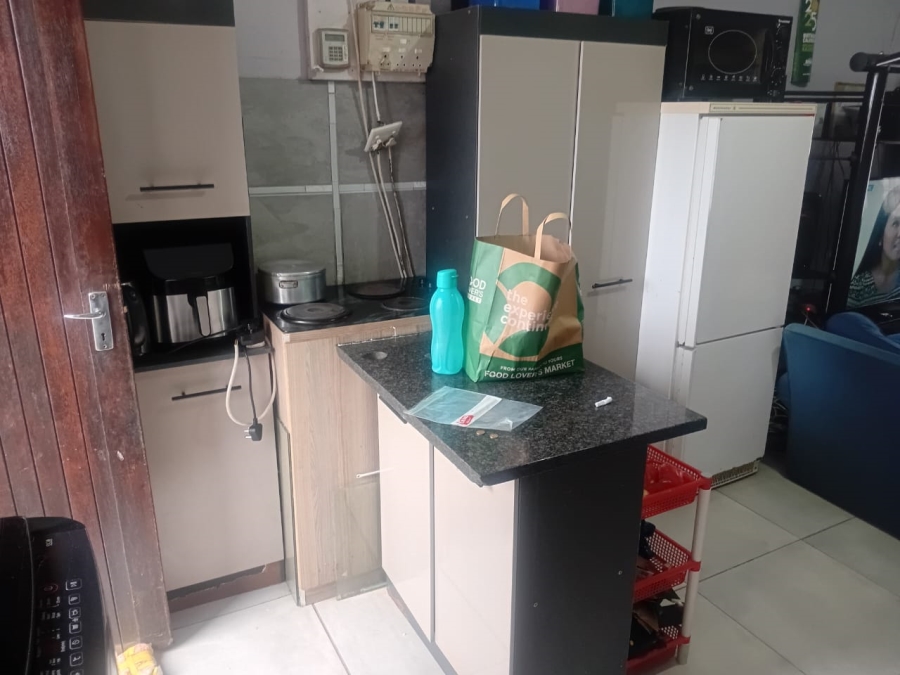 2 Bedroom Property for Sale in Kwanonqaba Western Cape
